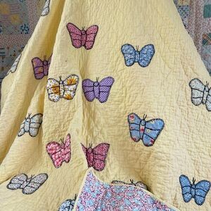 Vintage Patchwork Appliqué Butterfly Quilt 1940s Beautiful Floral Backing